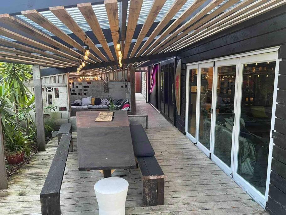 Electric Waihi Beach House - Family & Dog Friendly, Close To Beach, Pool Table, Outdoor Fire Room, Skate Ramp Bowentown 외부 사진